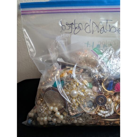 Jewelry Lot Jochabed Repurpose Bag 4 Plus Lbs Beads/Craft/Repurpose Pieces - Picture 3 of 8